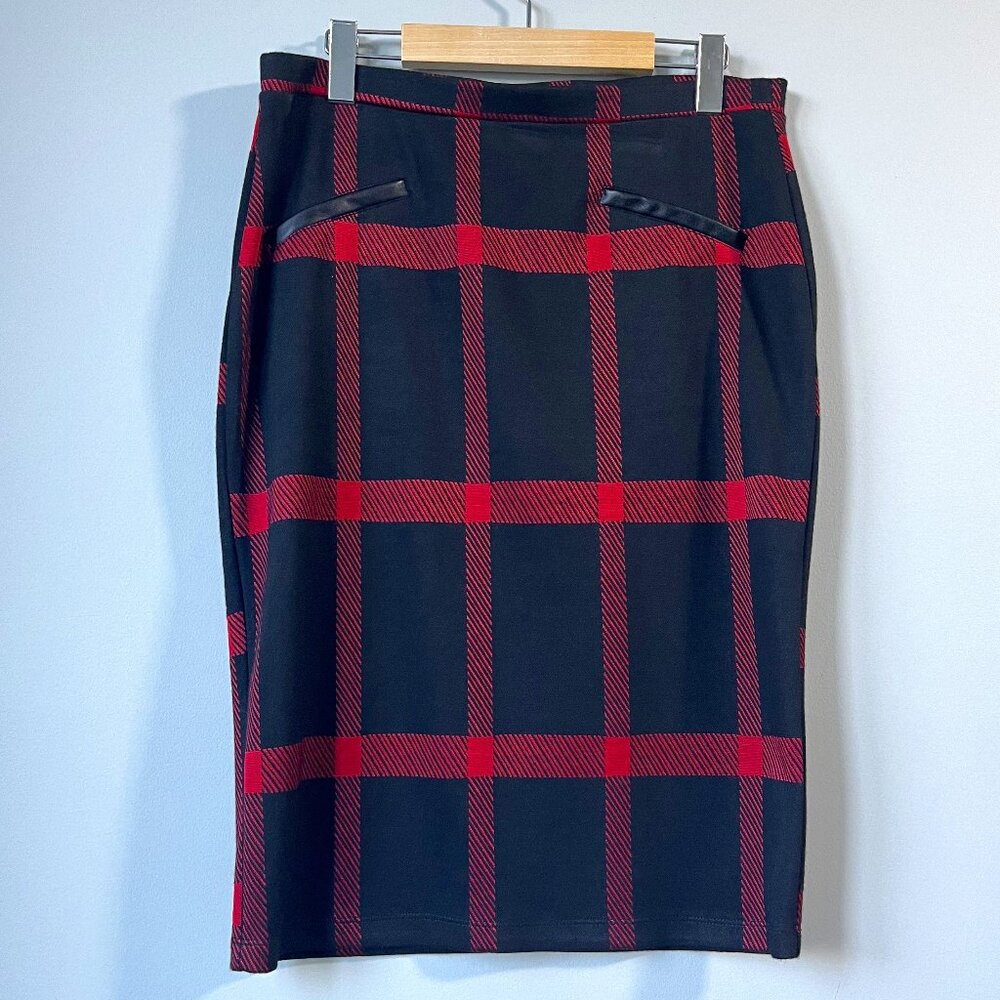 Melanie Lyne Knee Length Fitted Skirt size Medium